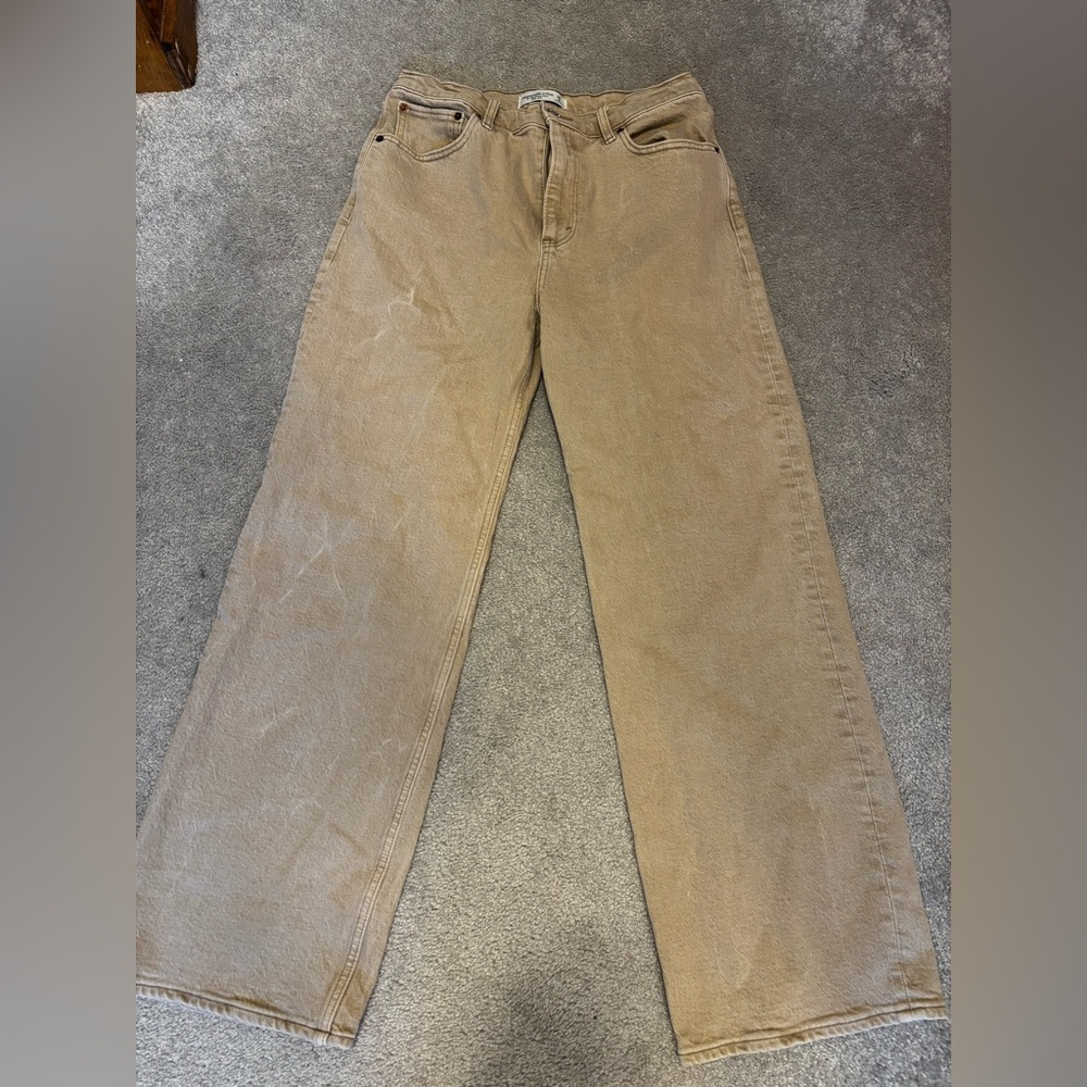Abercrombie 90s high rise relaxed tan jeans